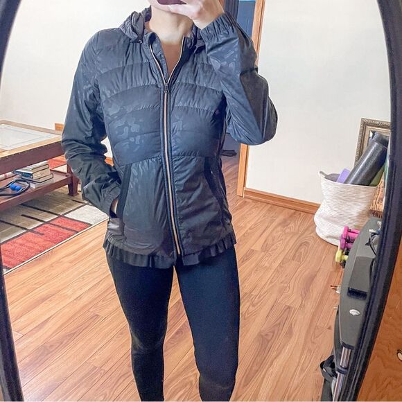 Lululemon Spring Fling Puffy Windbreaker Jacket 8 - Picture 1 of 11